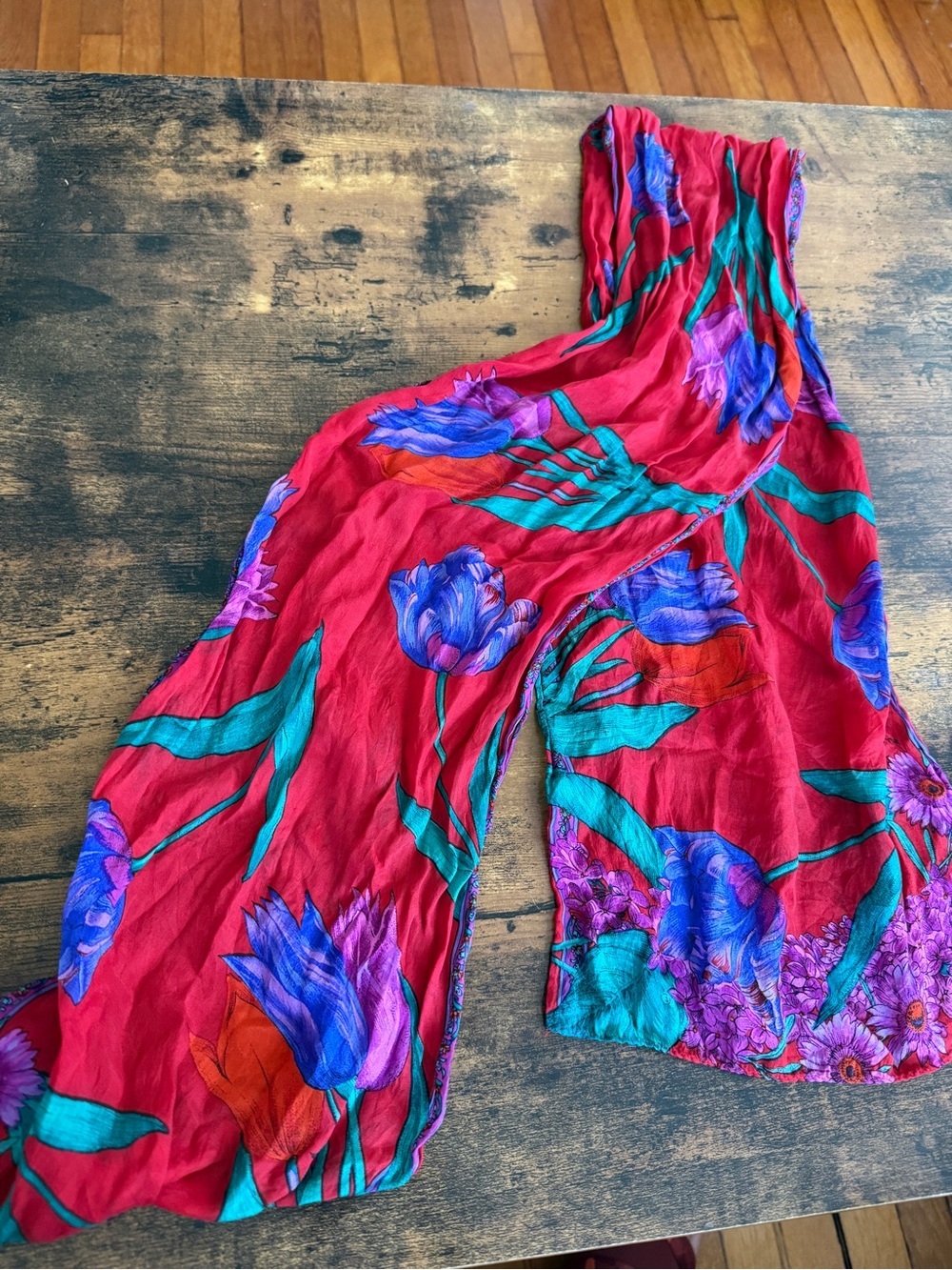 Liz Claiborne Red Floral Print scarf